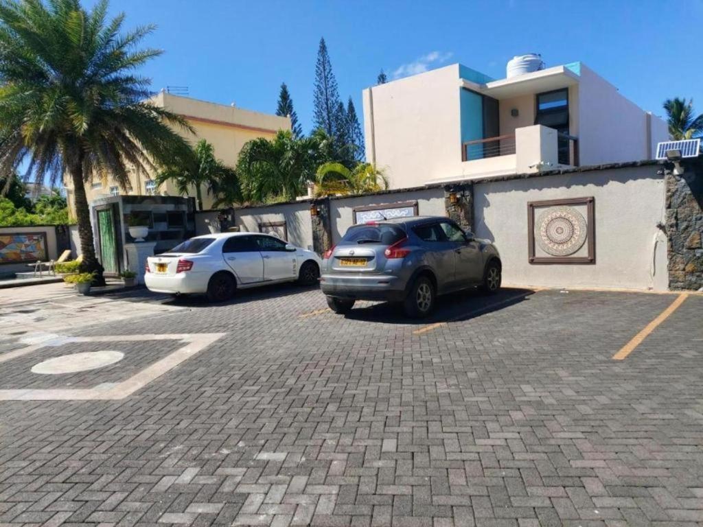 Pereybere Apartment With Breakfast And Private Balcony Pereybere Beach Eksteriør bilde