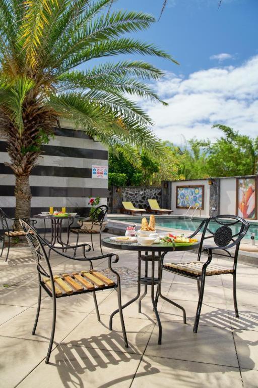 Pereybere Apartment With Breakfast And Private Balcony Pereybere Beach Eksteriør bilde